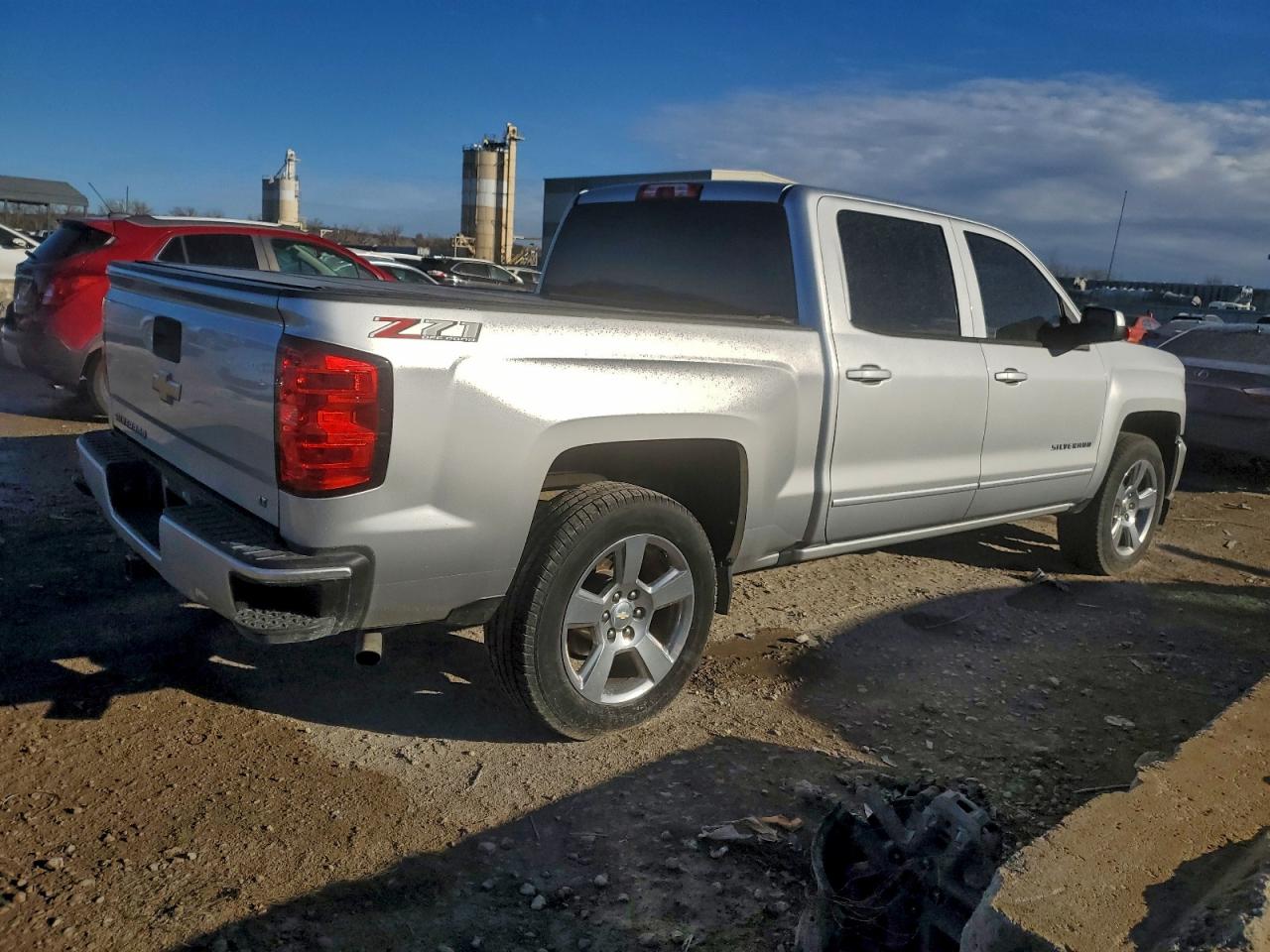 2018 CHEVROLET SILVERADO K1500 LT photo 3