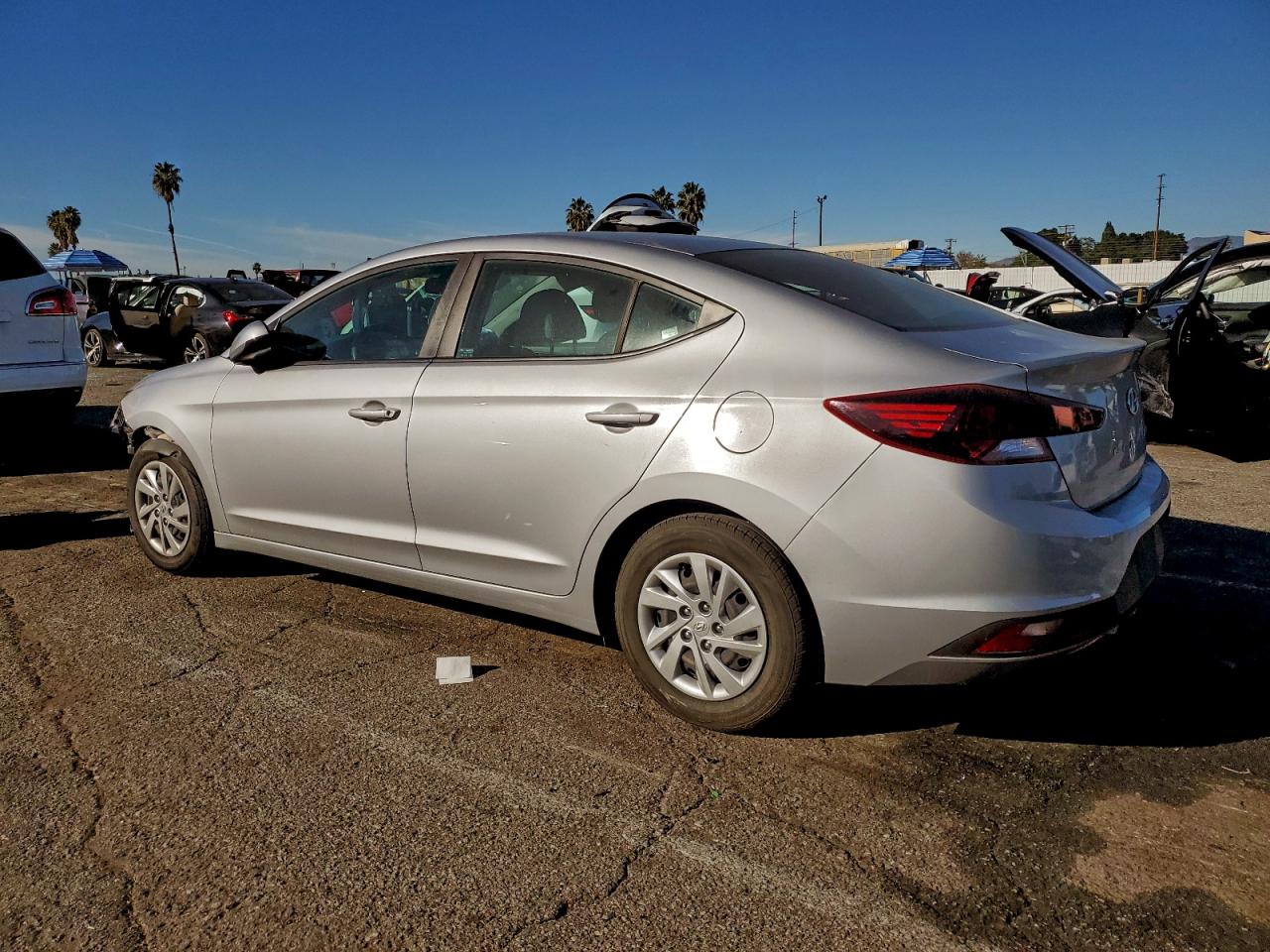 2020 HYUNDAI ELANTRA SE photo 2