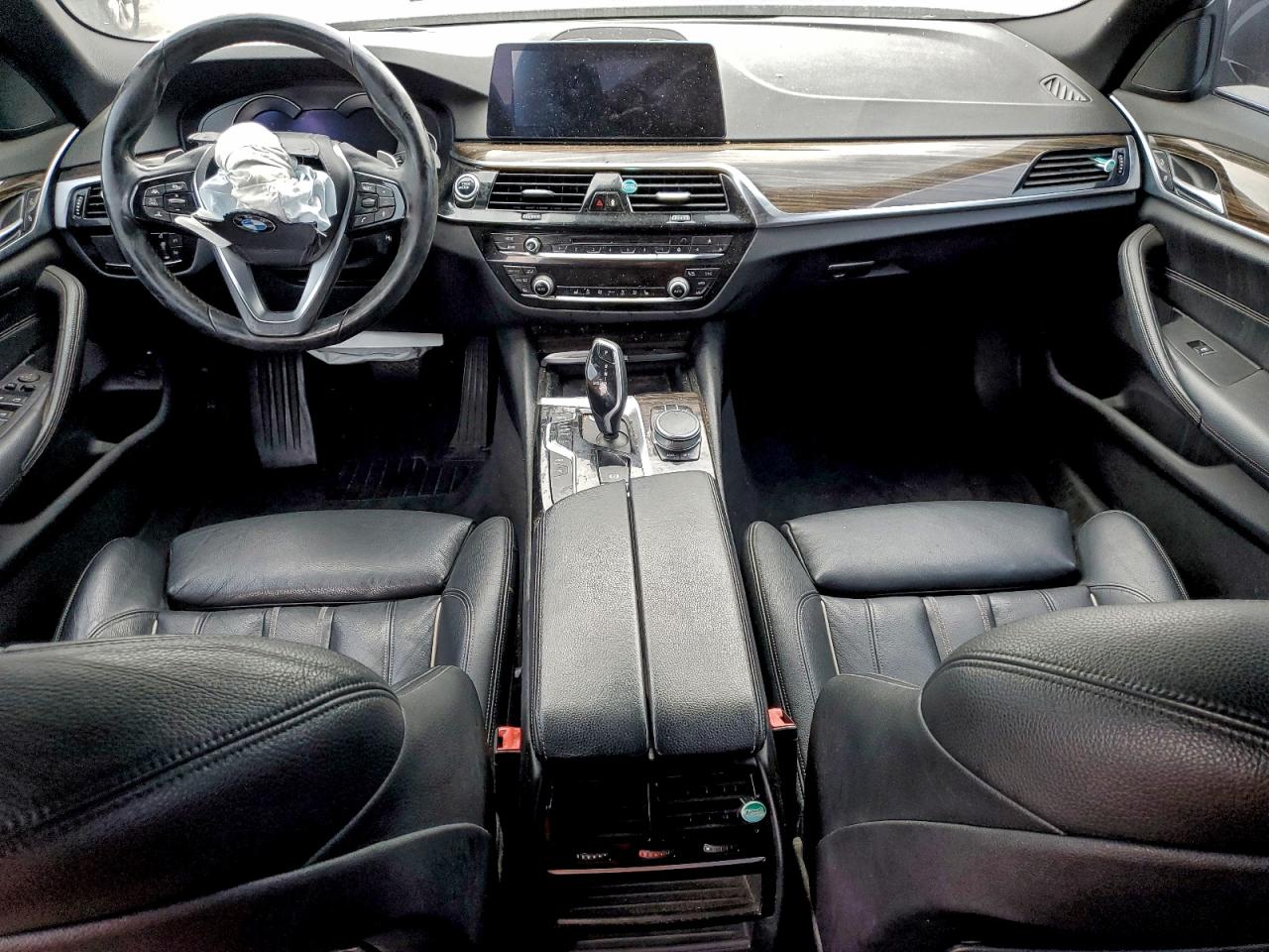 2019 BMW 530E photo 8