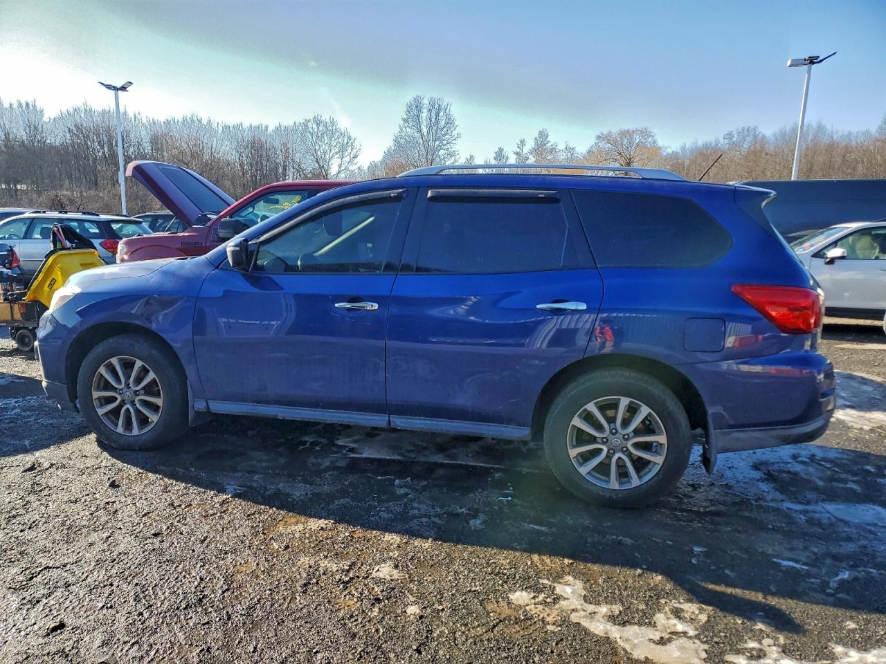 2017 NISSAN PATHFINDER S photo 2