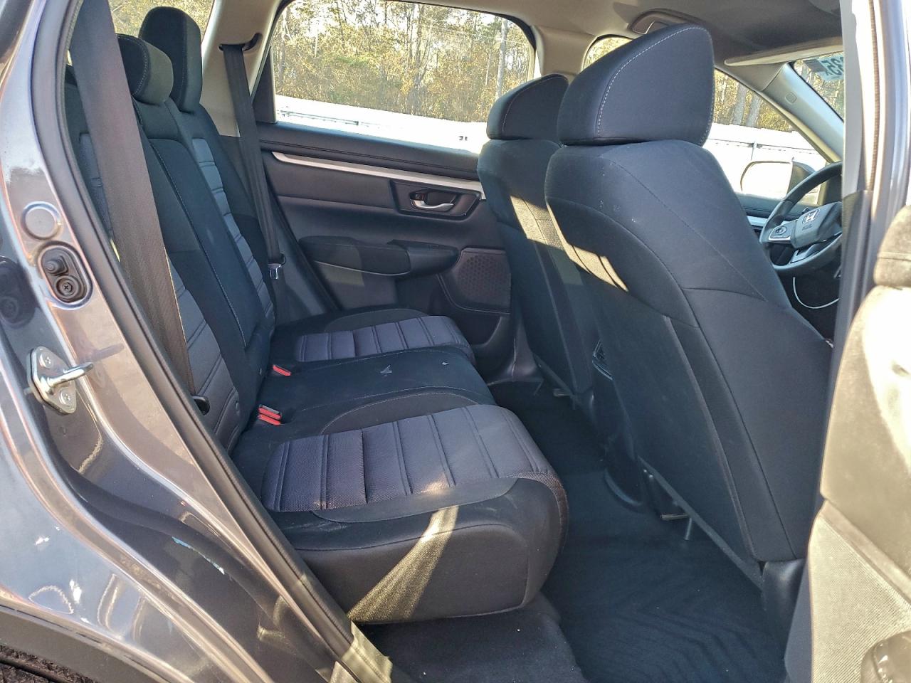 2018 HONDA CR-V LX photo 11
