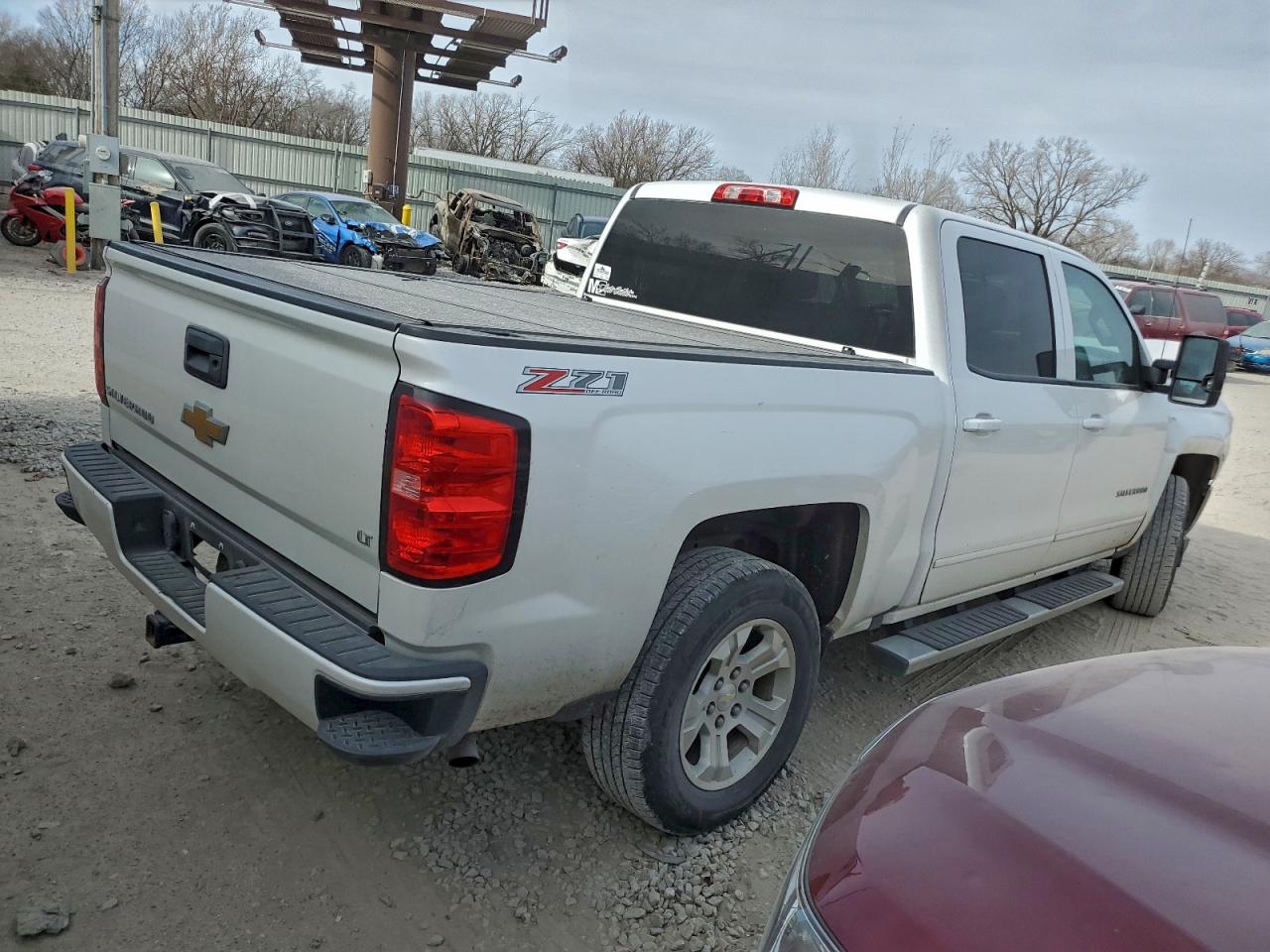 2016 CHEVROLET SILVERADO K1500 LT photo 3