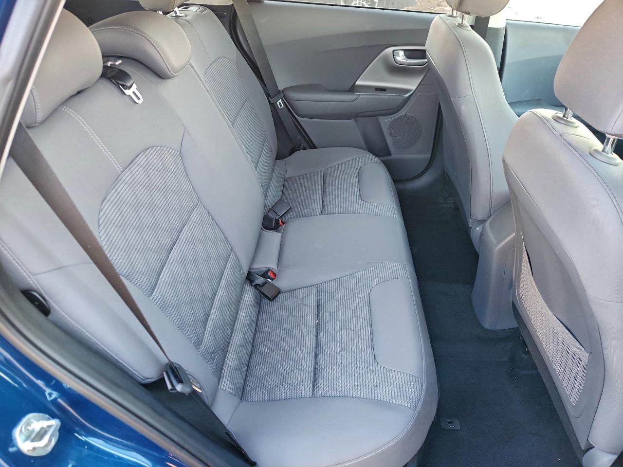 2022 KIA NIRO LX photo 11