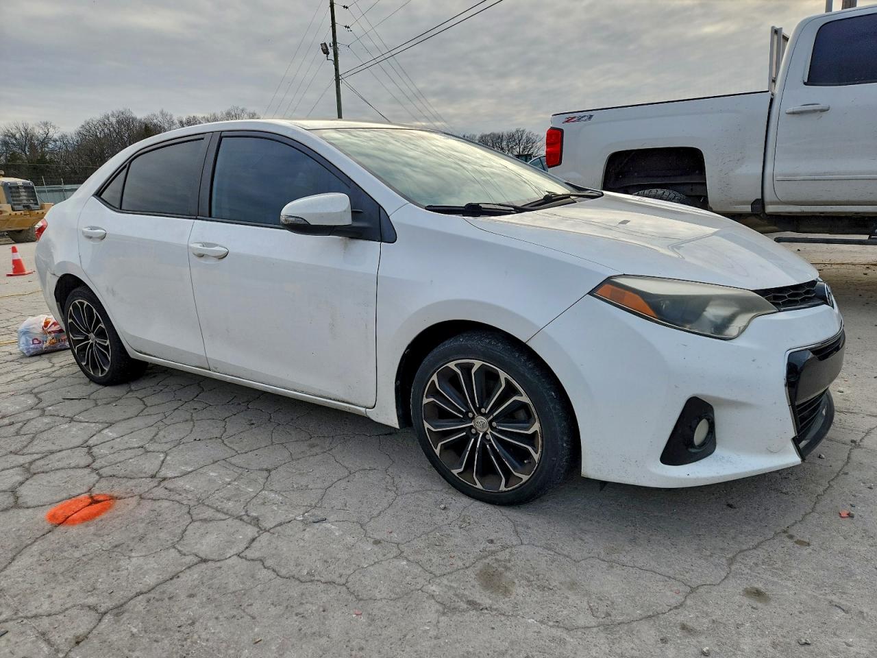 2014 TOYOTA COROLLA L photo 4
