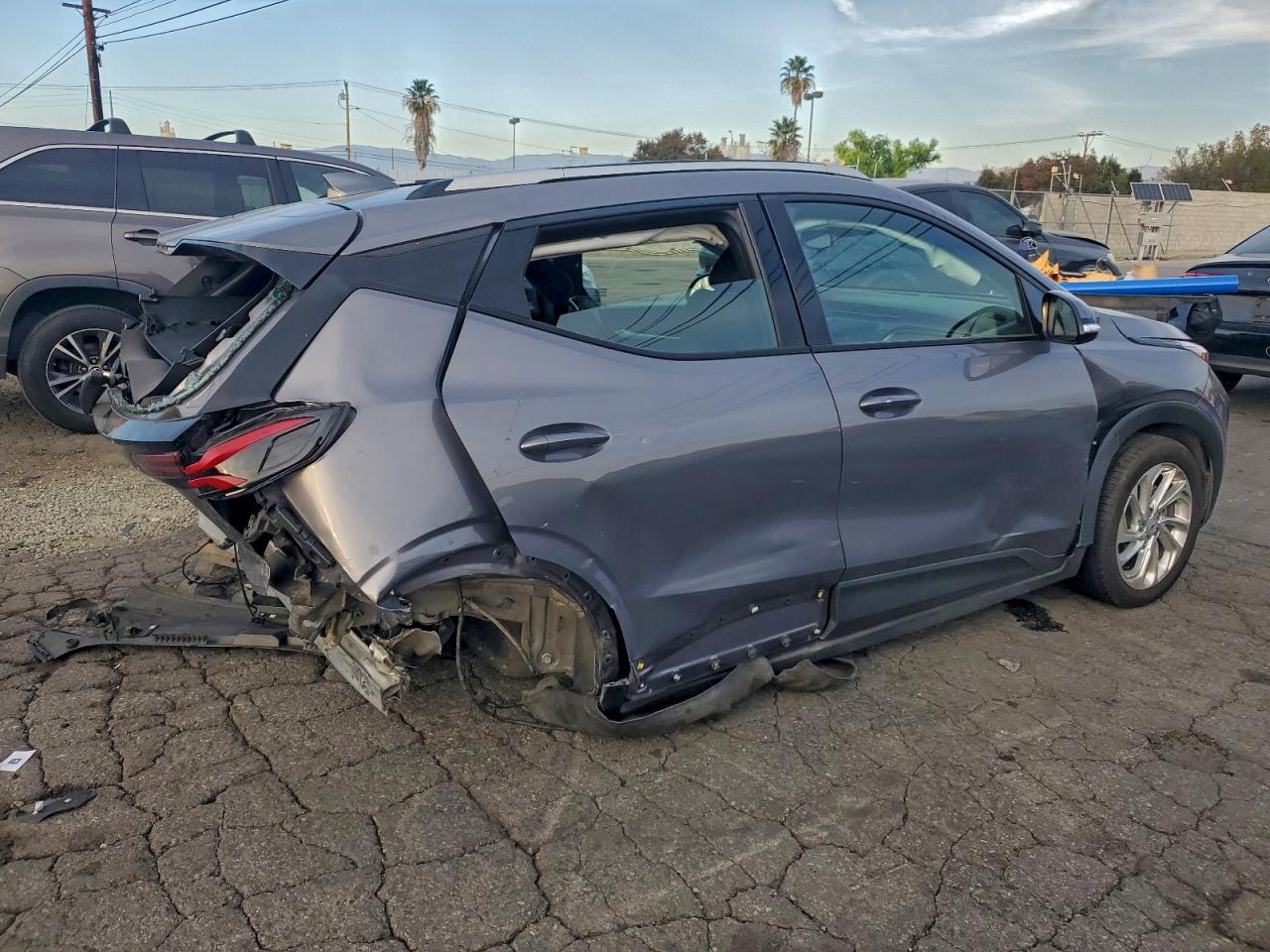2023 CHEVROLET BOLT EUV LT photo 3