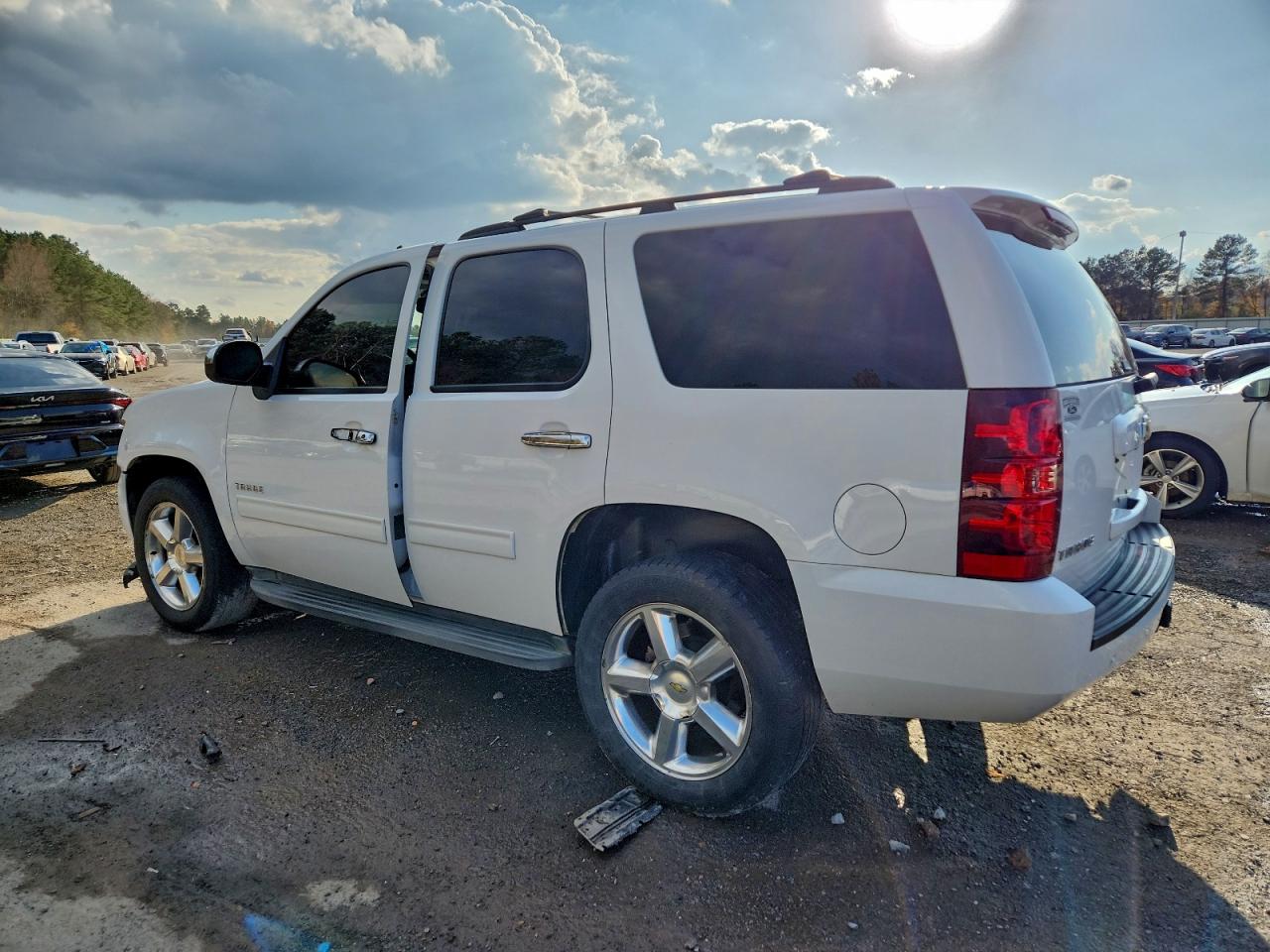 2013 CHEVROLET TAHOE C1500 LS photo 2