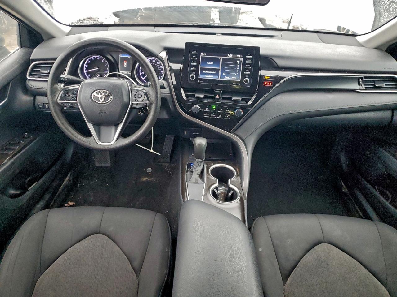 2021 TOYOTA CAMRY LE photo 8