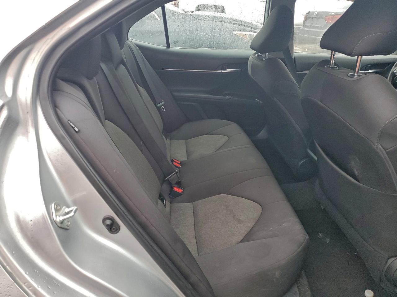 2021 TOYOTA CAMRY LE photo 10