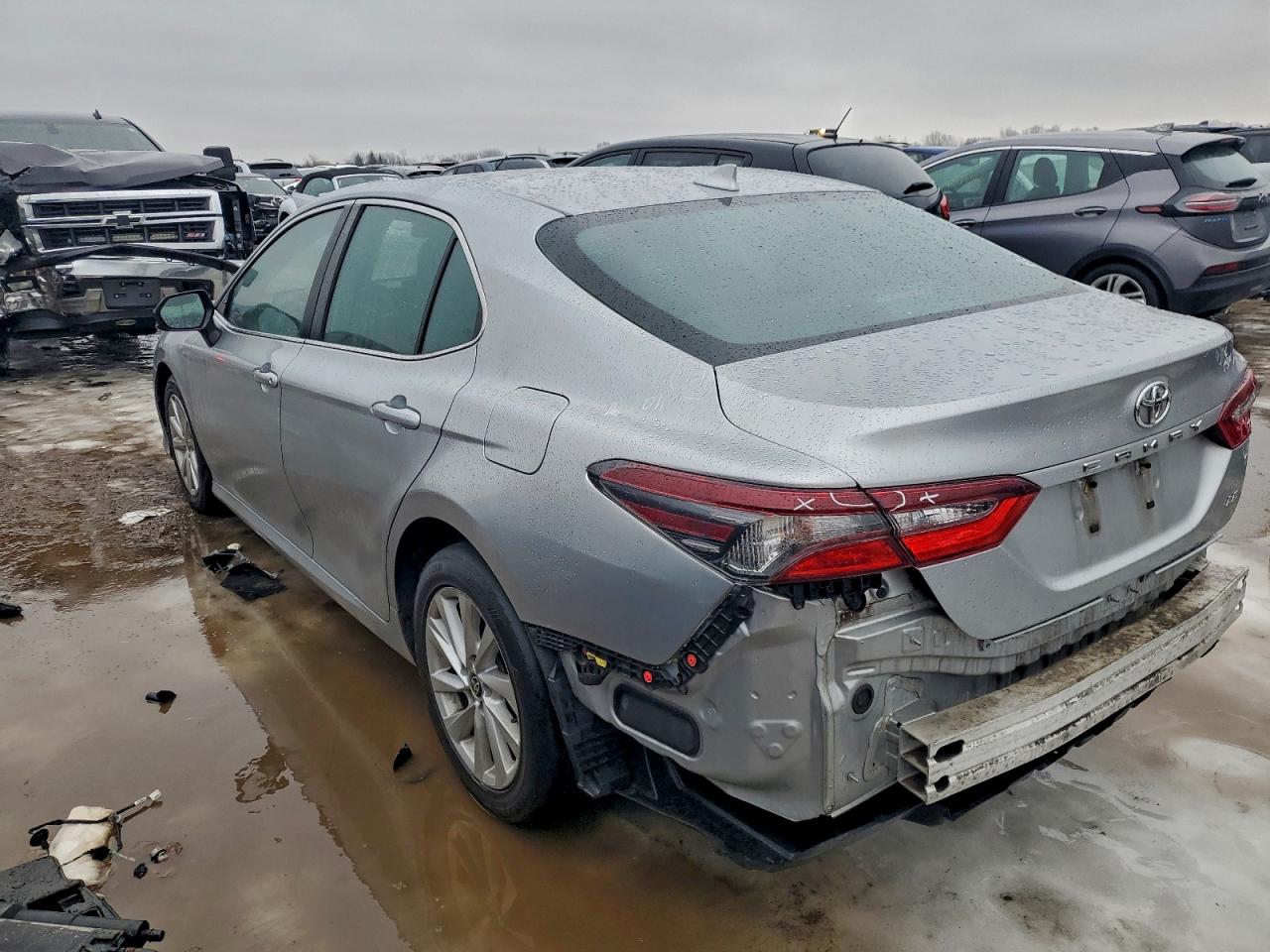2021 TOYOTA CAMRY LE photo 2