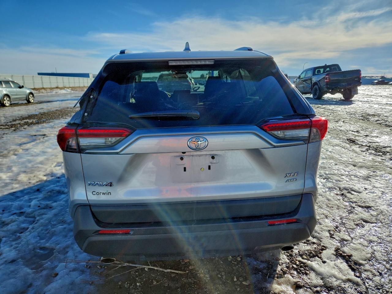 2019 TOYOTA RAV4 XLE photo 6
