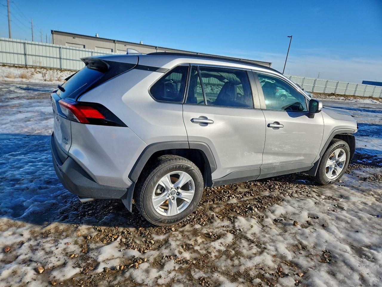 2019 TOYOTA RAV4 XLE photo 3