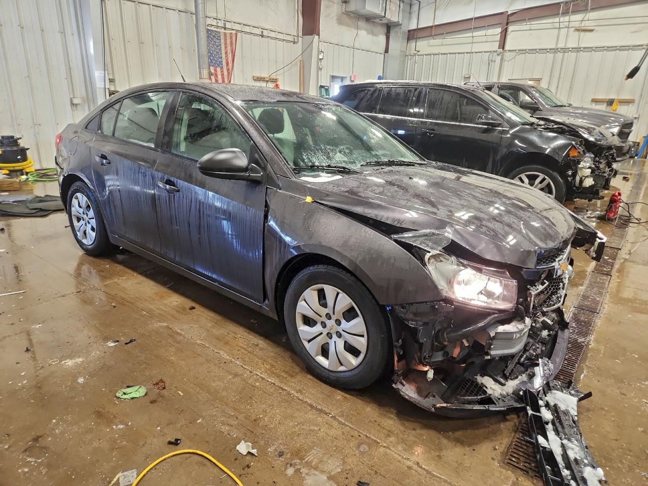2014 CHEVROLET CRUZE LS photo 4