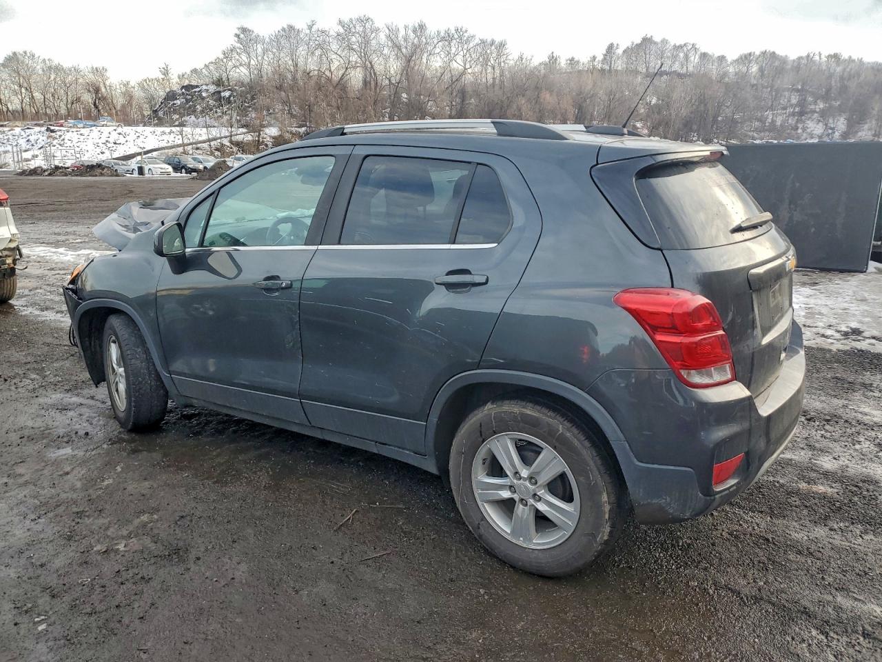 2019 CHEVROLET TRAX 1LT photo 2