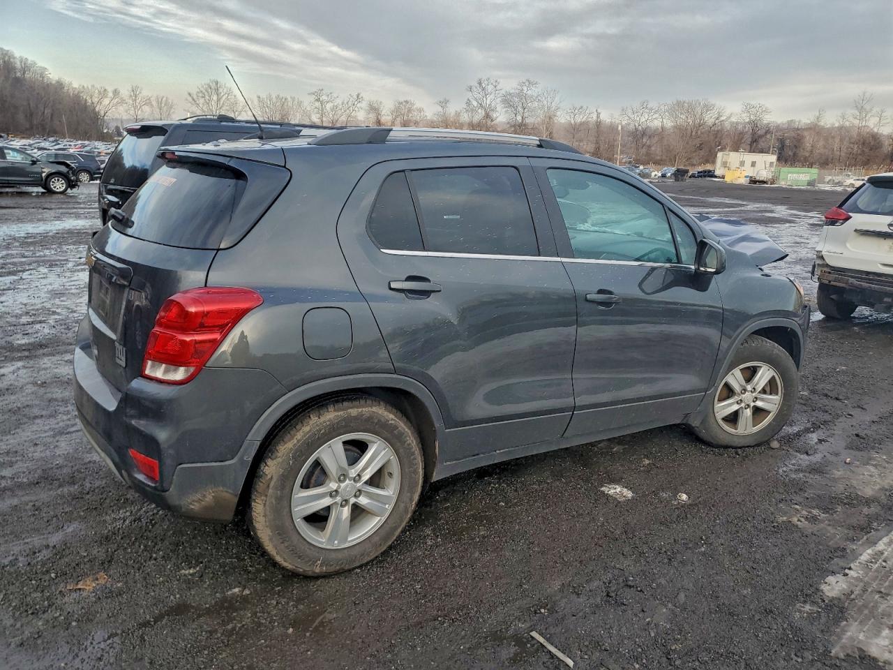2019 CHEVROLET TRAX 1LT photo 3