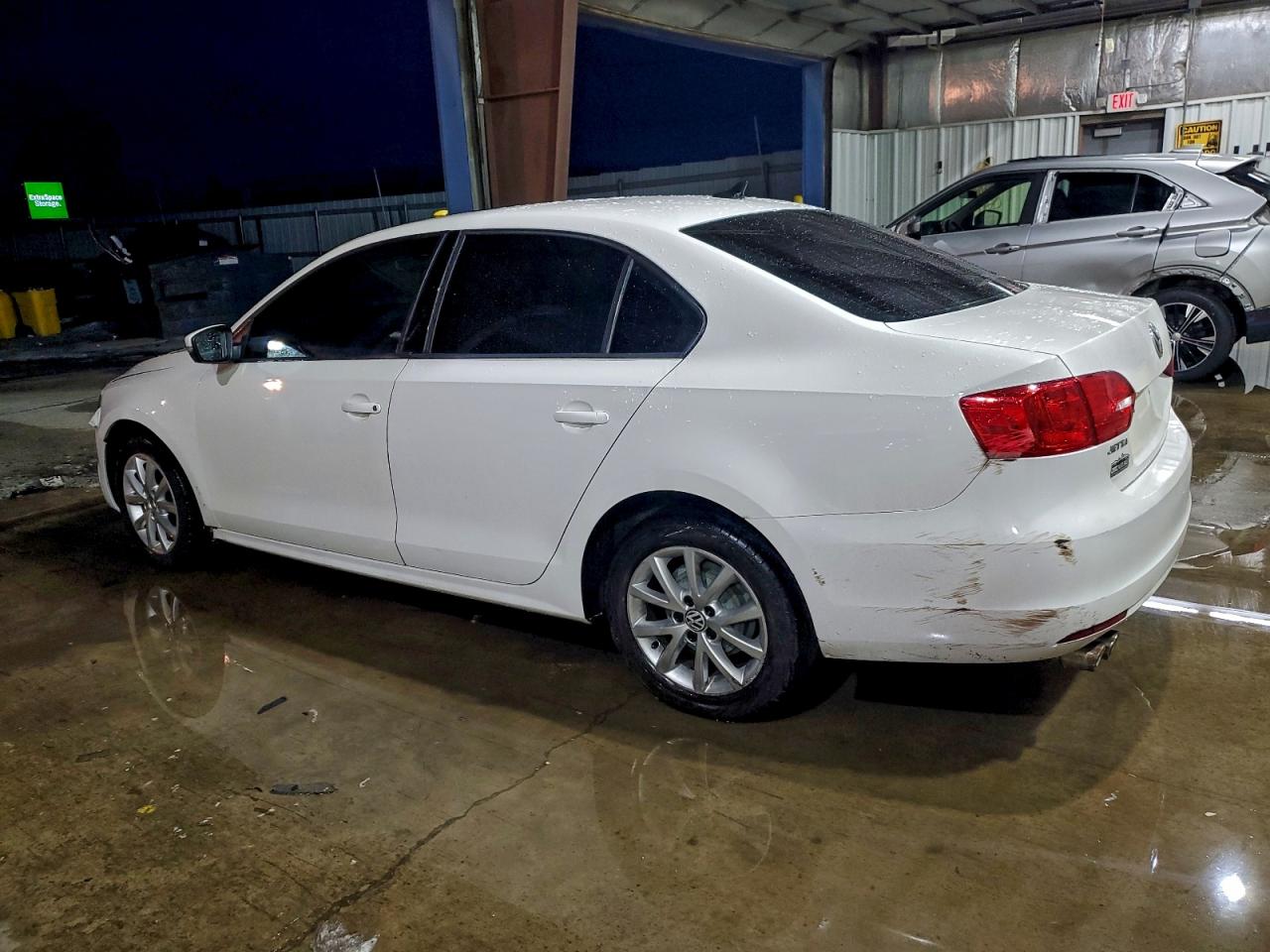 2011 VOLKSWAGEN JETTA SE photo 2
