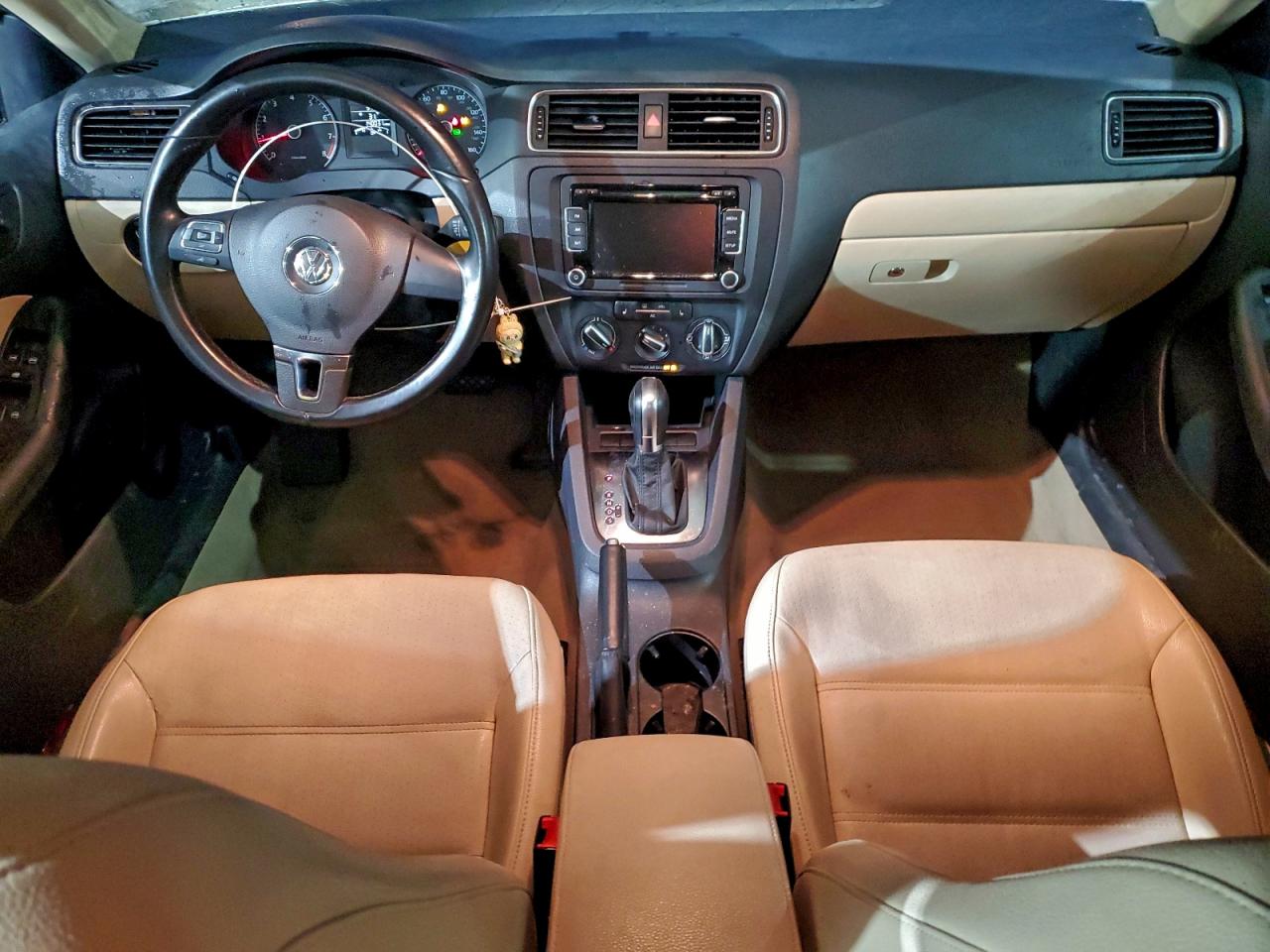 2011 VOLKSWAGEN JETTA SE photo 8
