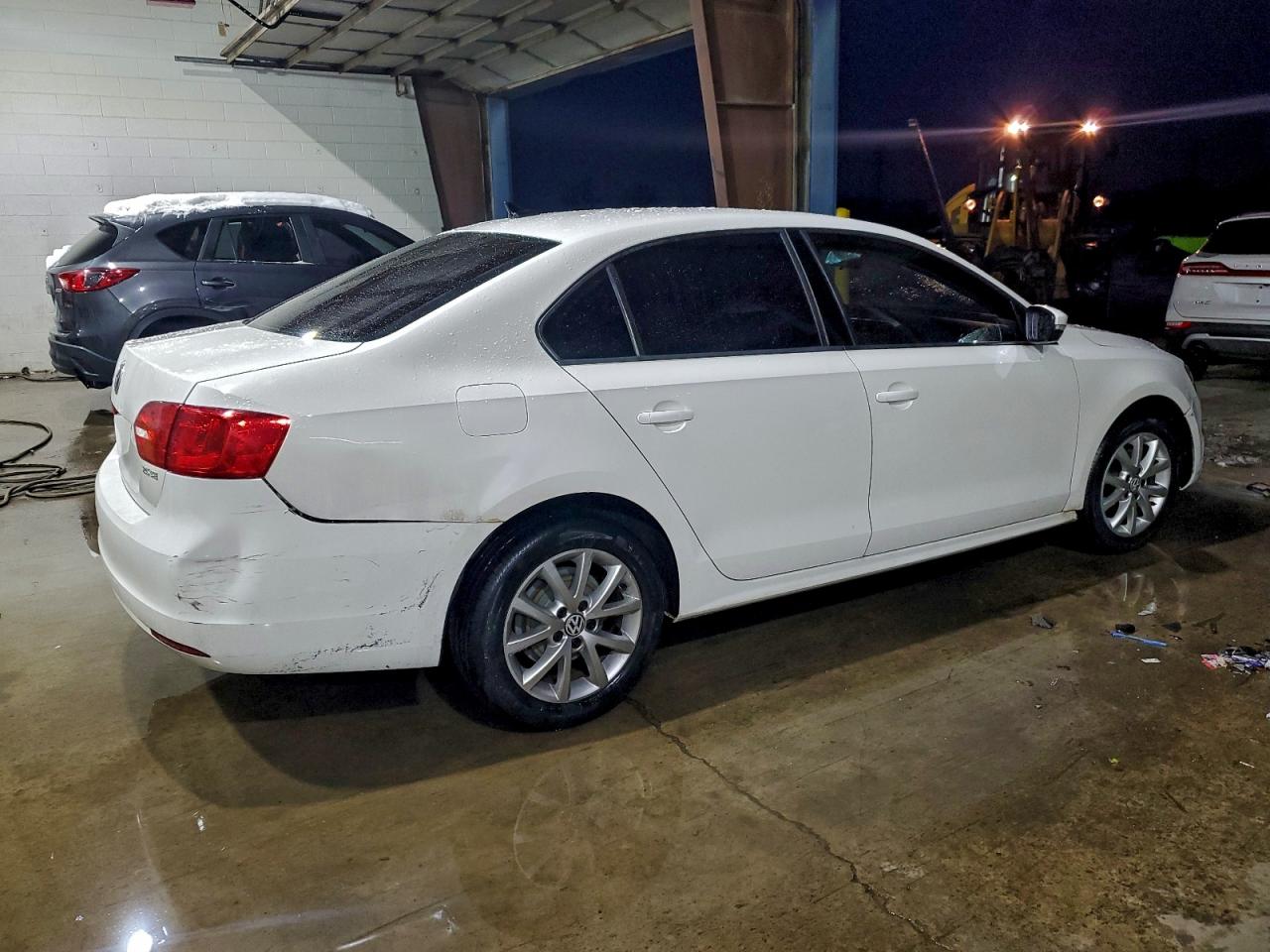2011 VOLKSWAGEN JETTA SE photo 3