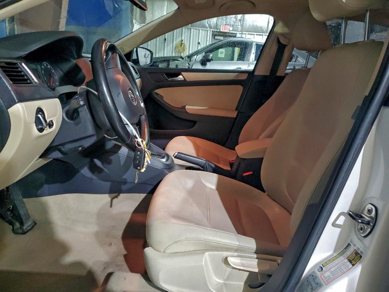 2011 VOLKSWAGEN JETTA SE photo 7