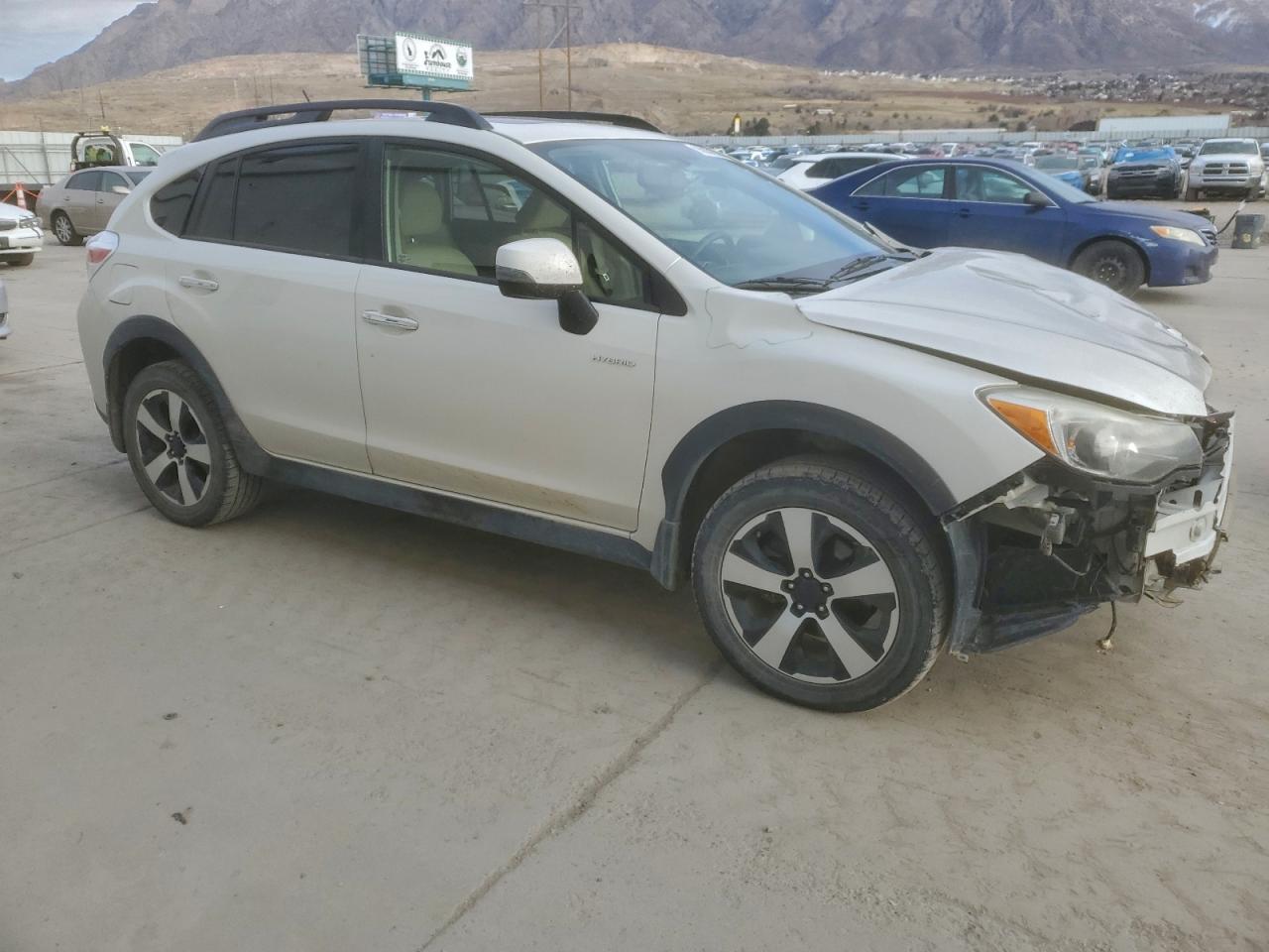 2014 SUBARU XV CROSSTREK 2.0I HYBRID TOURING photo 4