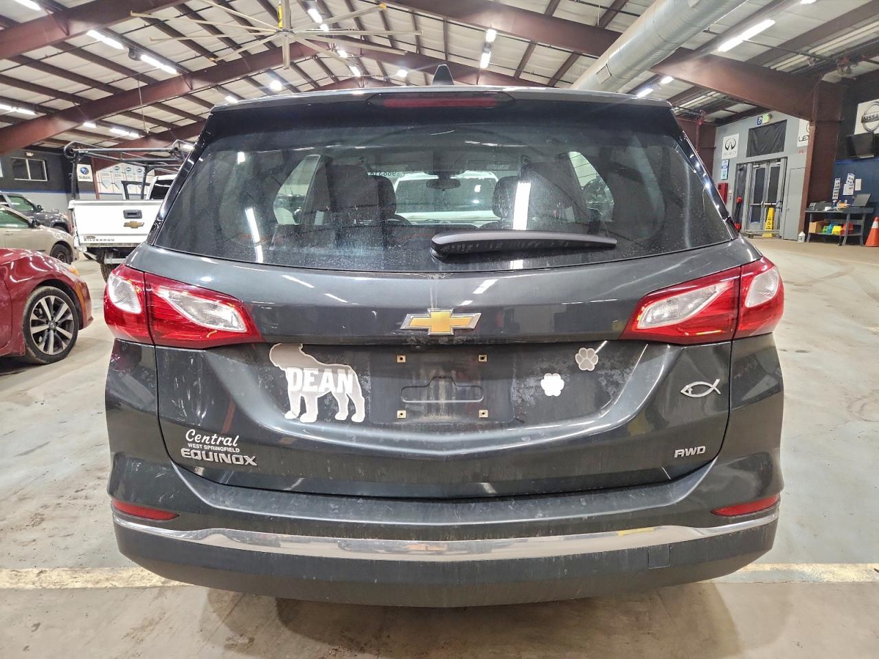 2018 CHEVROLET EQUINOX photo 6