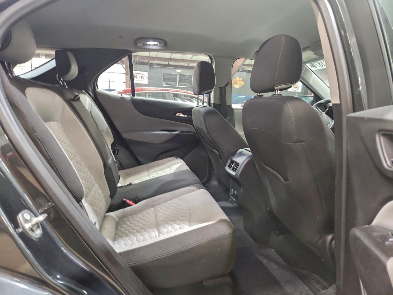 2018 CHEVROLET EQUINOX photo 11