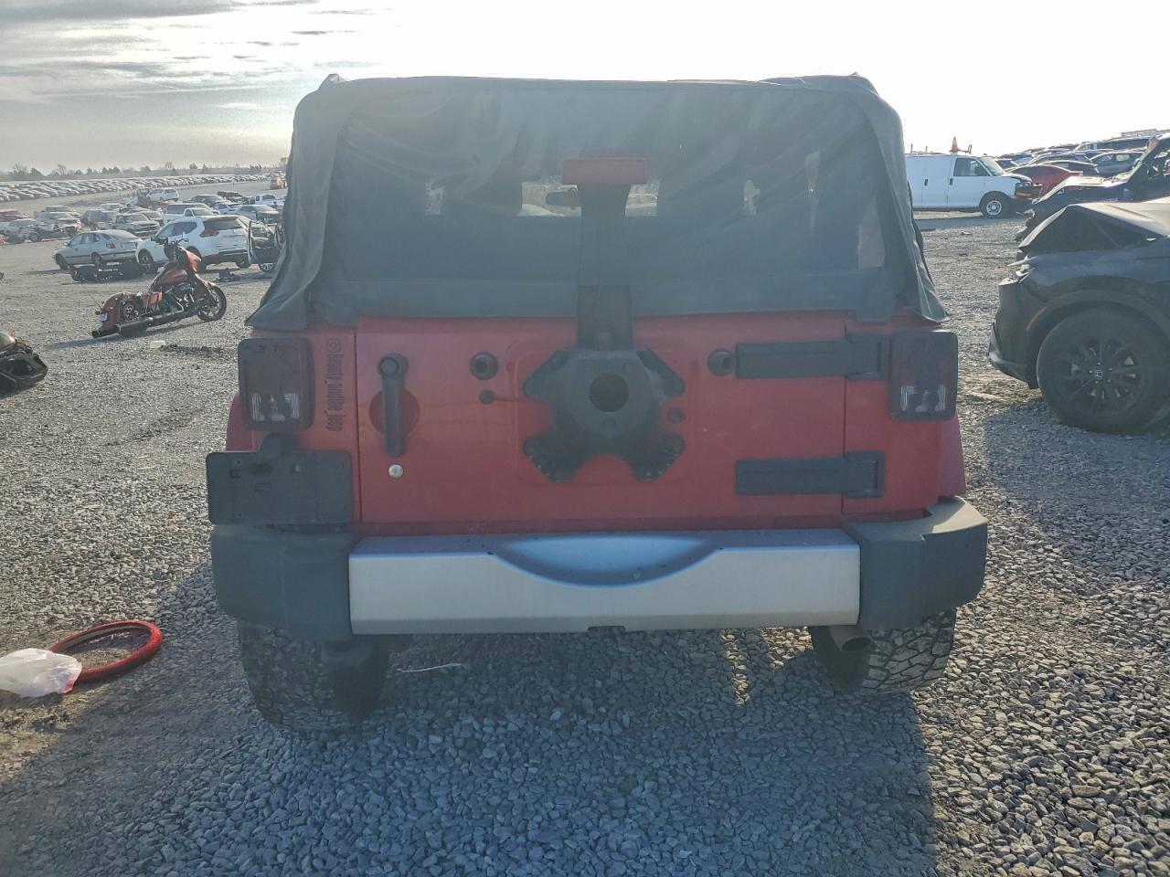 2011 JEEP WRANGLER SAHARA photo 6