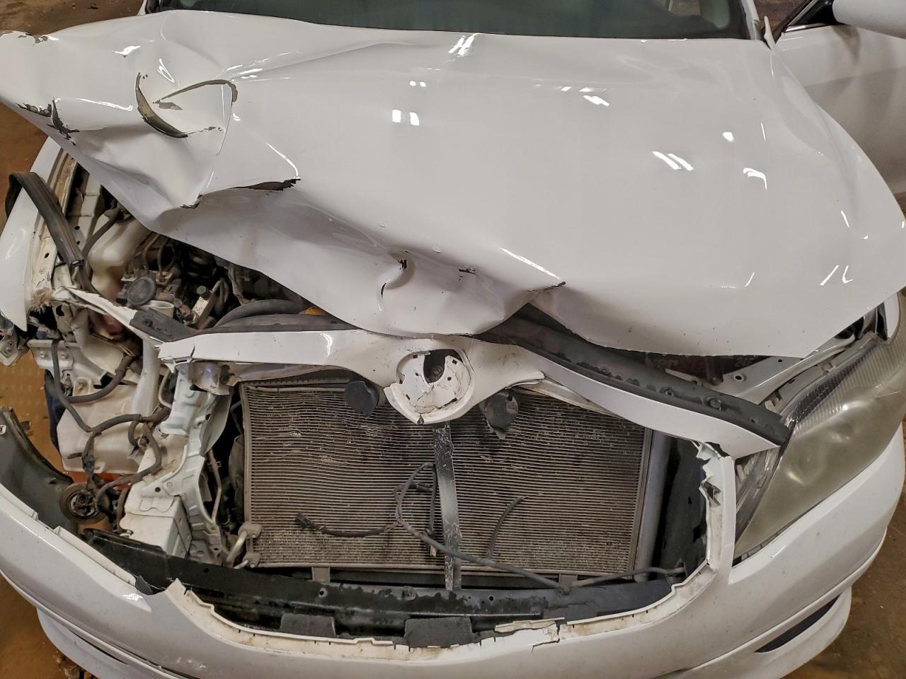 2011 TOYOTA CAMRY BASE photo 11