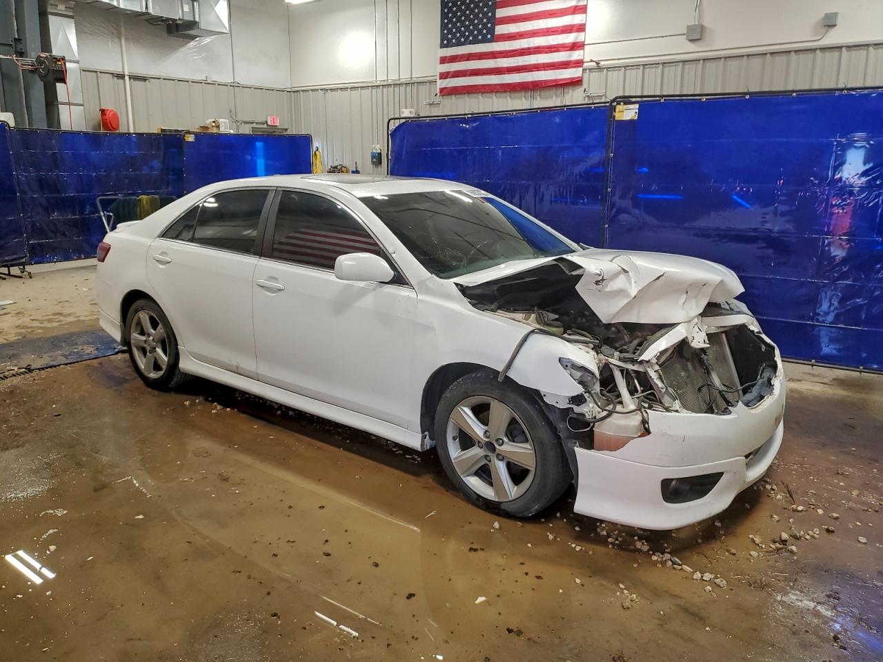 2011 TOYOTA CAMRY BASE photo 4