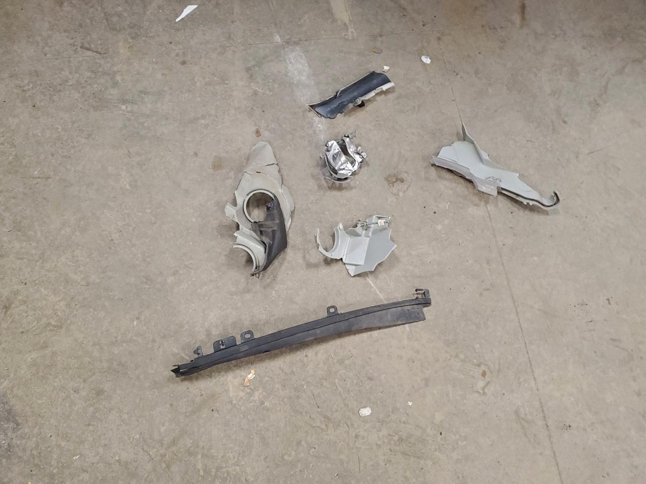 2011 TOYOTA CAMRY BASE photo 12