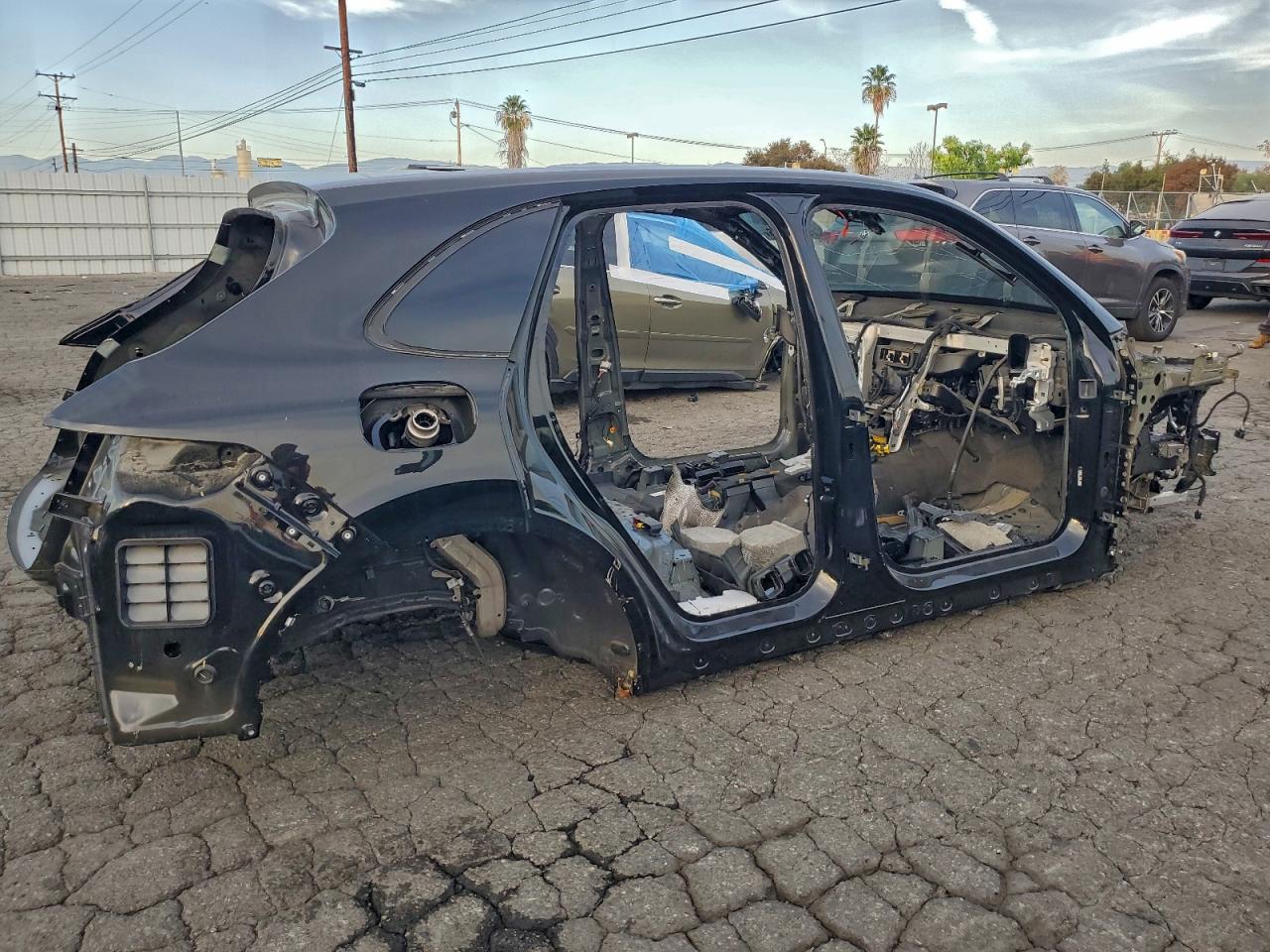 2023 PORSCHE CAYENNE BASE photo 3