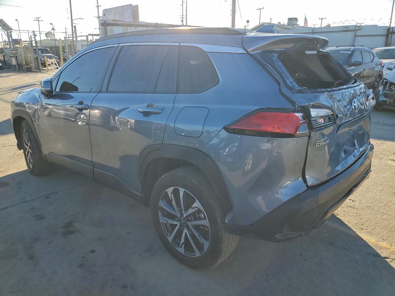 2024 TOYOTA COROLLA CROSS XLE photo 2