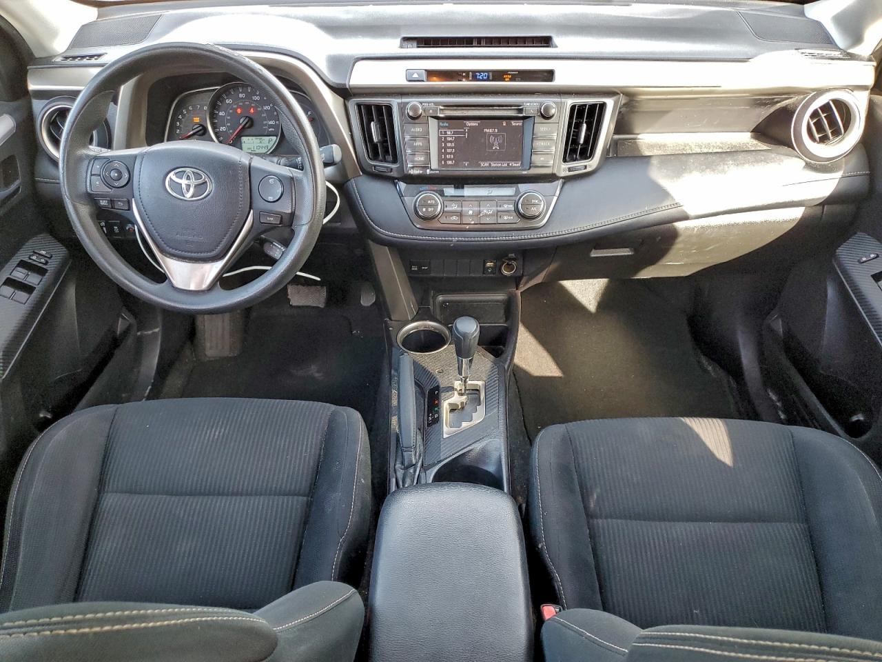2014 TOYOTA RAV4 XLE photo 8