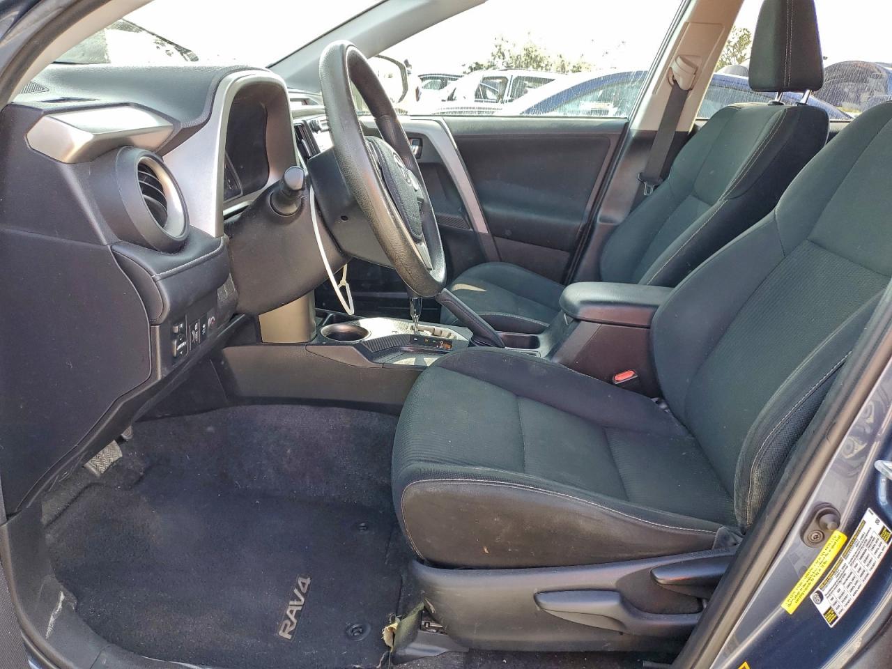 2014 TOYOTA RAV4 XLE photo 7