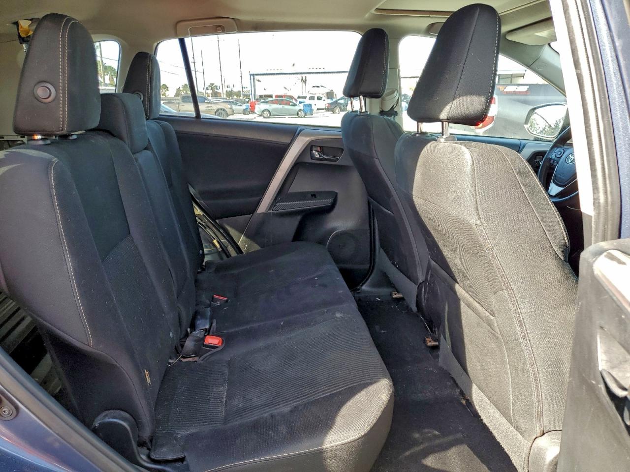 2014 TOYOTA RAV4 XLE photo 11