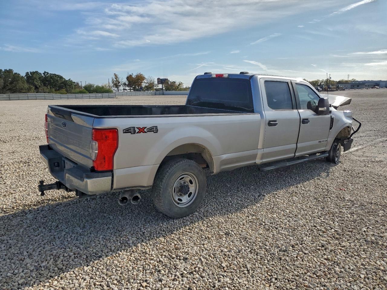 2022 FORD F350 SUPER DUTY photo 3