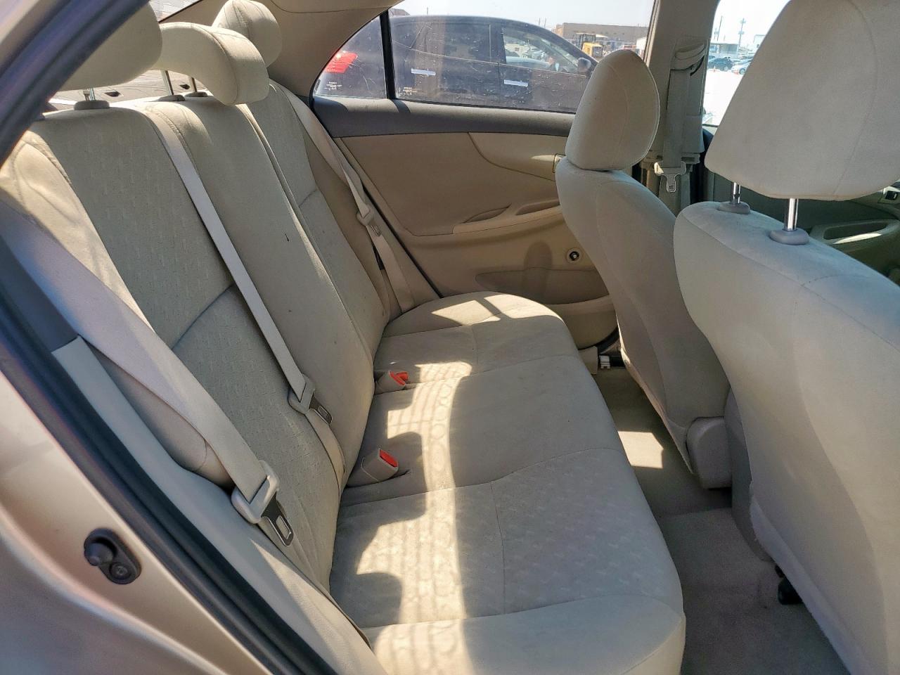 2010 TOYOTA COROLLA BASE photo 10