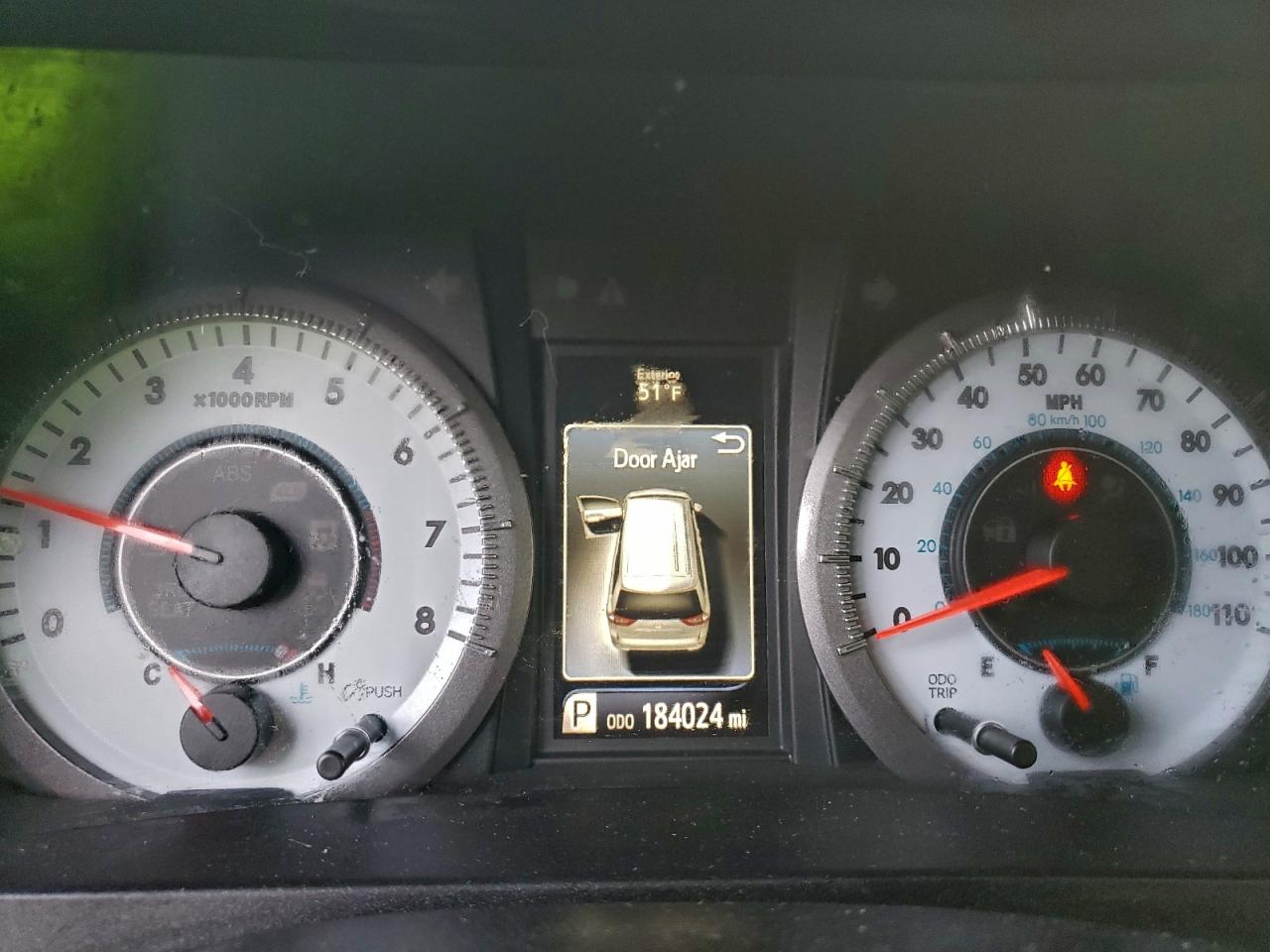 2016 TOYOTA SIENNA SE photo 9