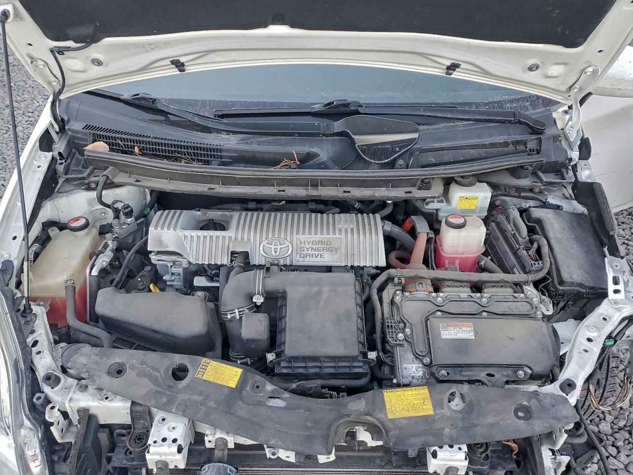 2015 TOYOTA PRIUS photo 11