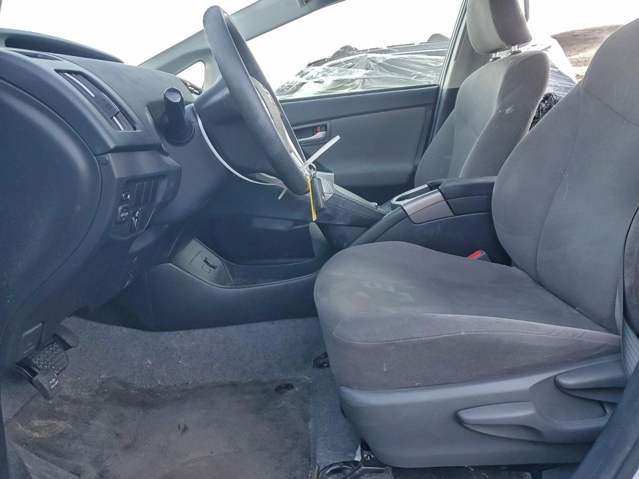 2015 TOYOTA PRIUS photo 7