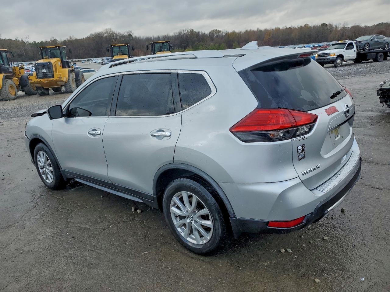 2017 NISSAN ROGUE S photo 2