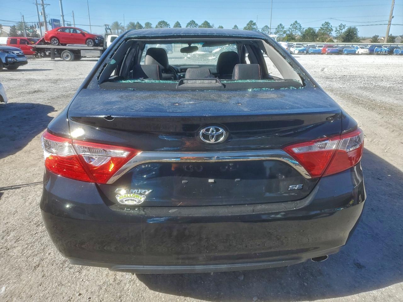 2017 TOYOTA CAMRY LE photo 6