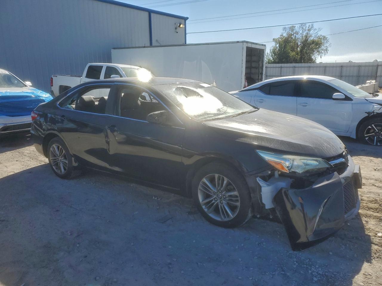 2017 TOYOTA CAMRY LE photo 4