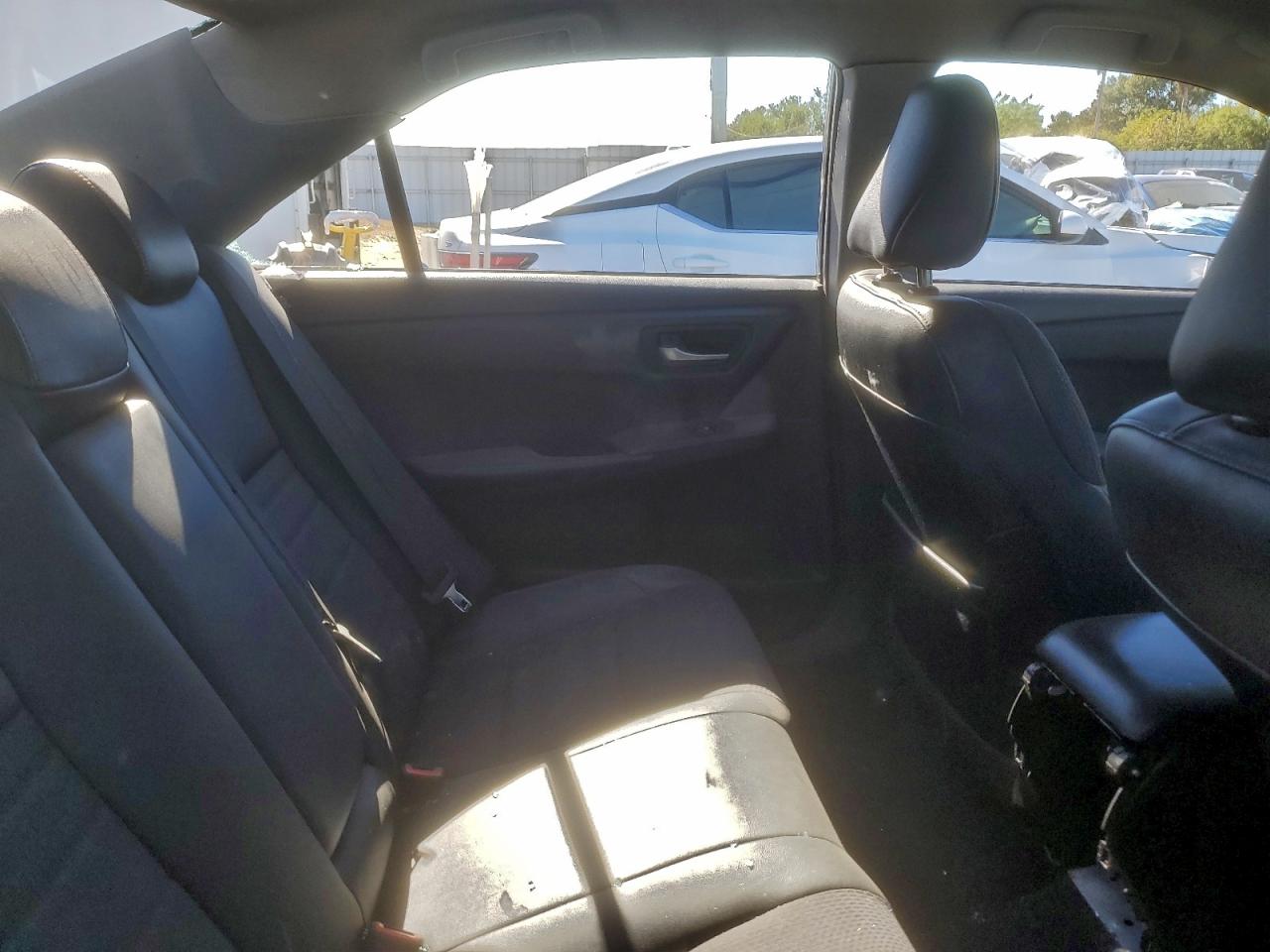 2017 TOYOTA CAMRY LE photo 10