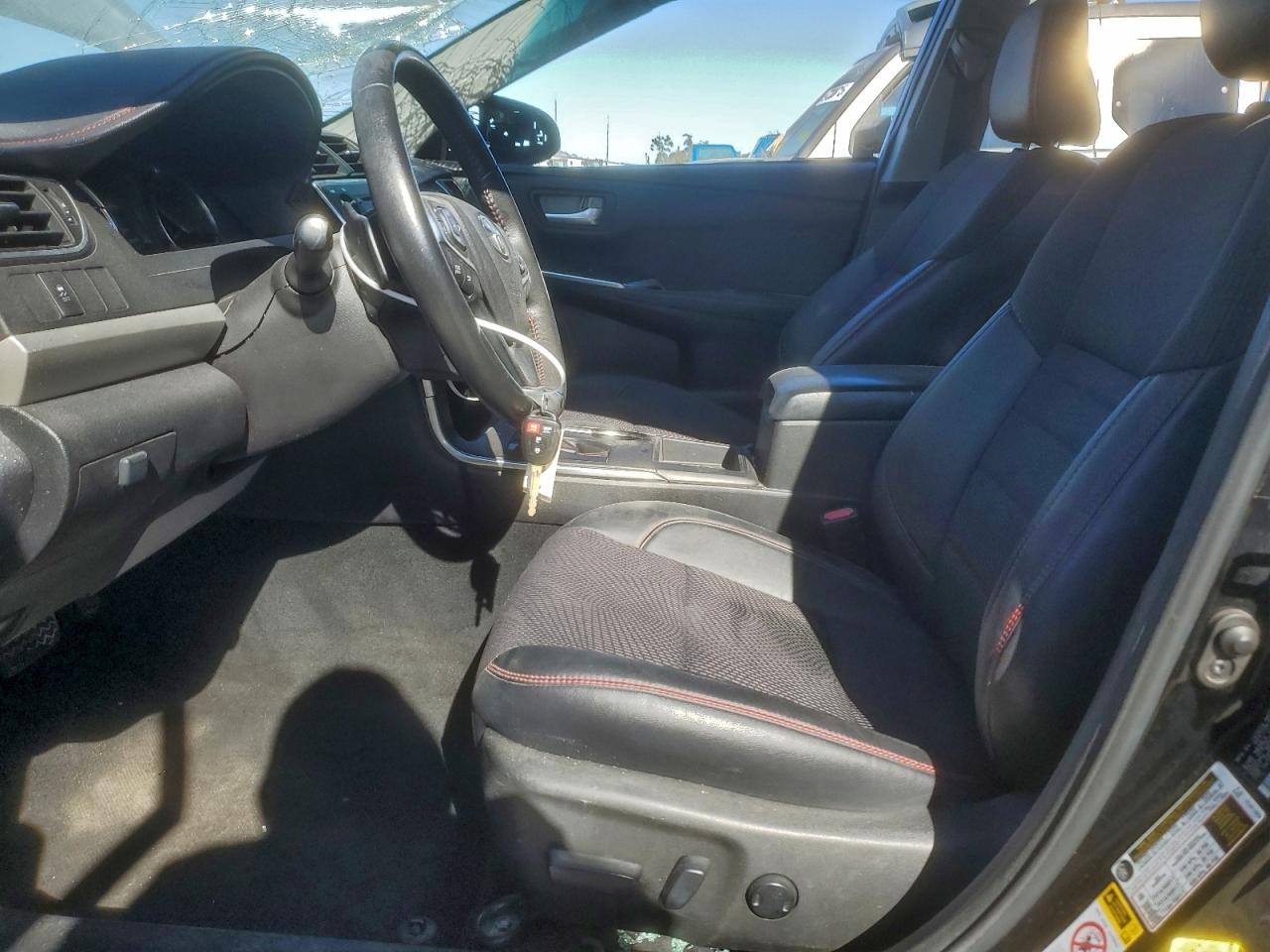 2017 TOYOTA CAMRY LE photo 7