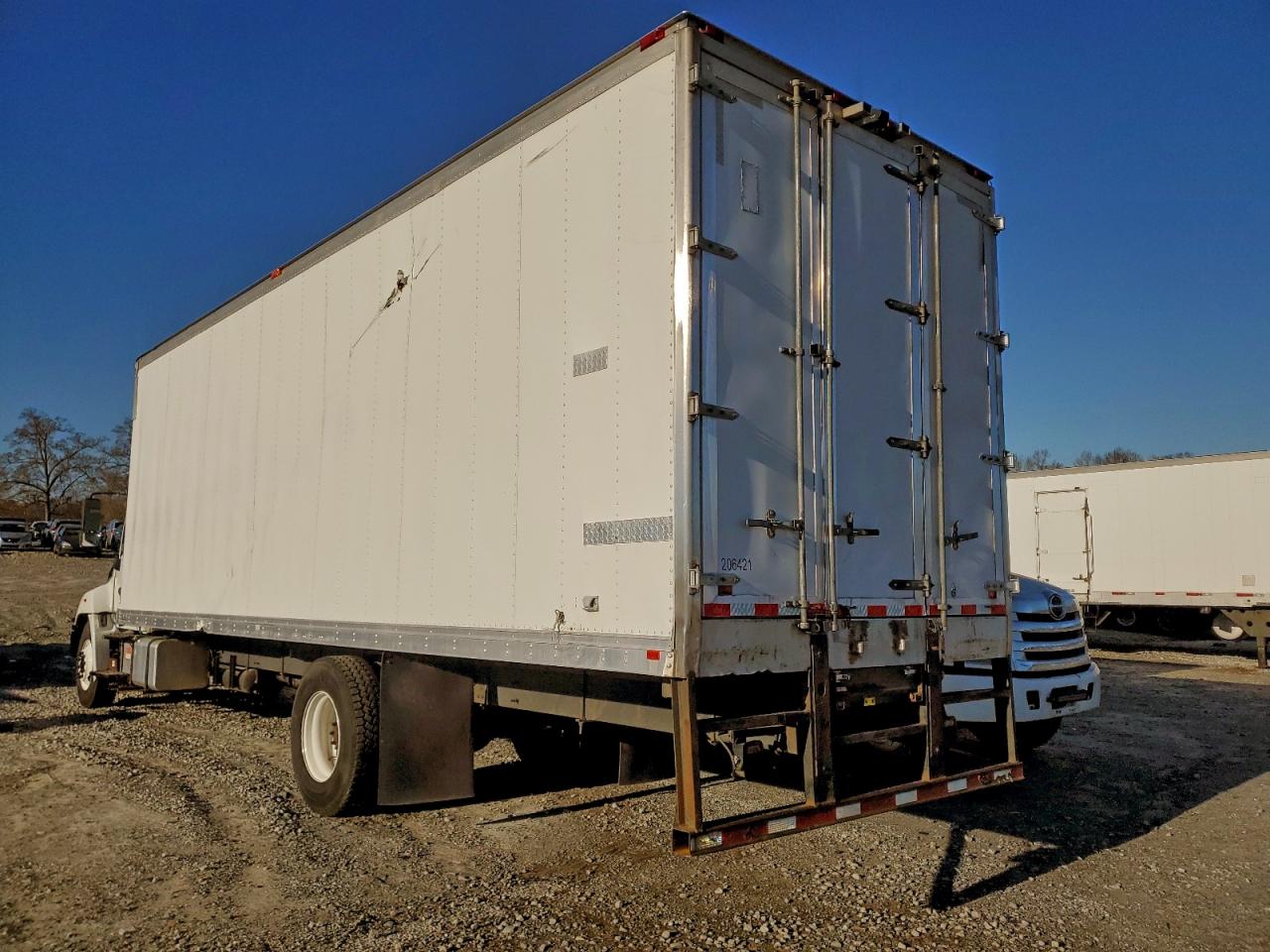 2019 HINO 258/268 REFRIGERATED BOX TRUCK photo 2