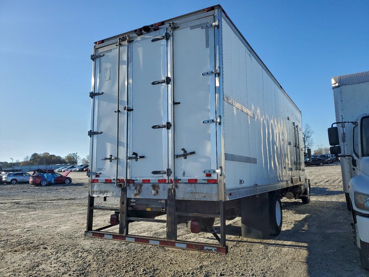 2019 HINO 258/268 REFRIGERATED BOX TRUCK photo 3