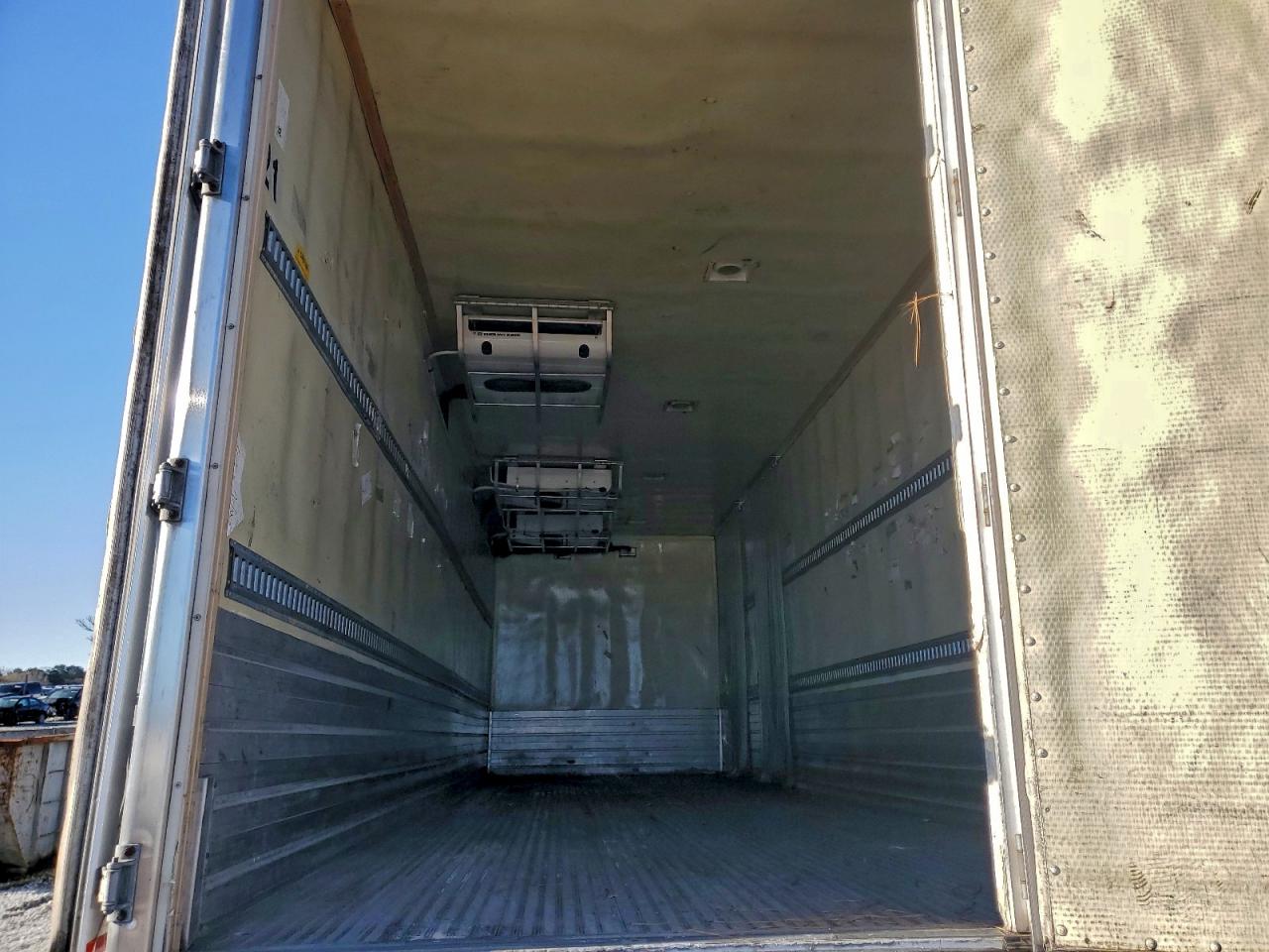 2019 HINO 258/268 REFRIGERATED BOX TRUCK photo 10