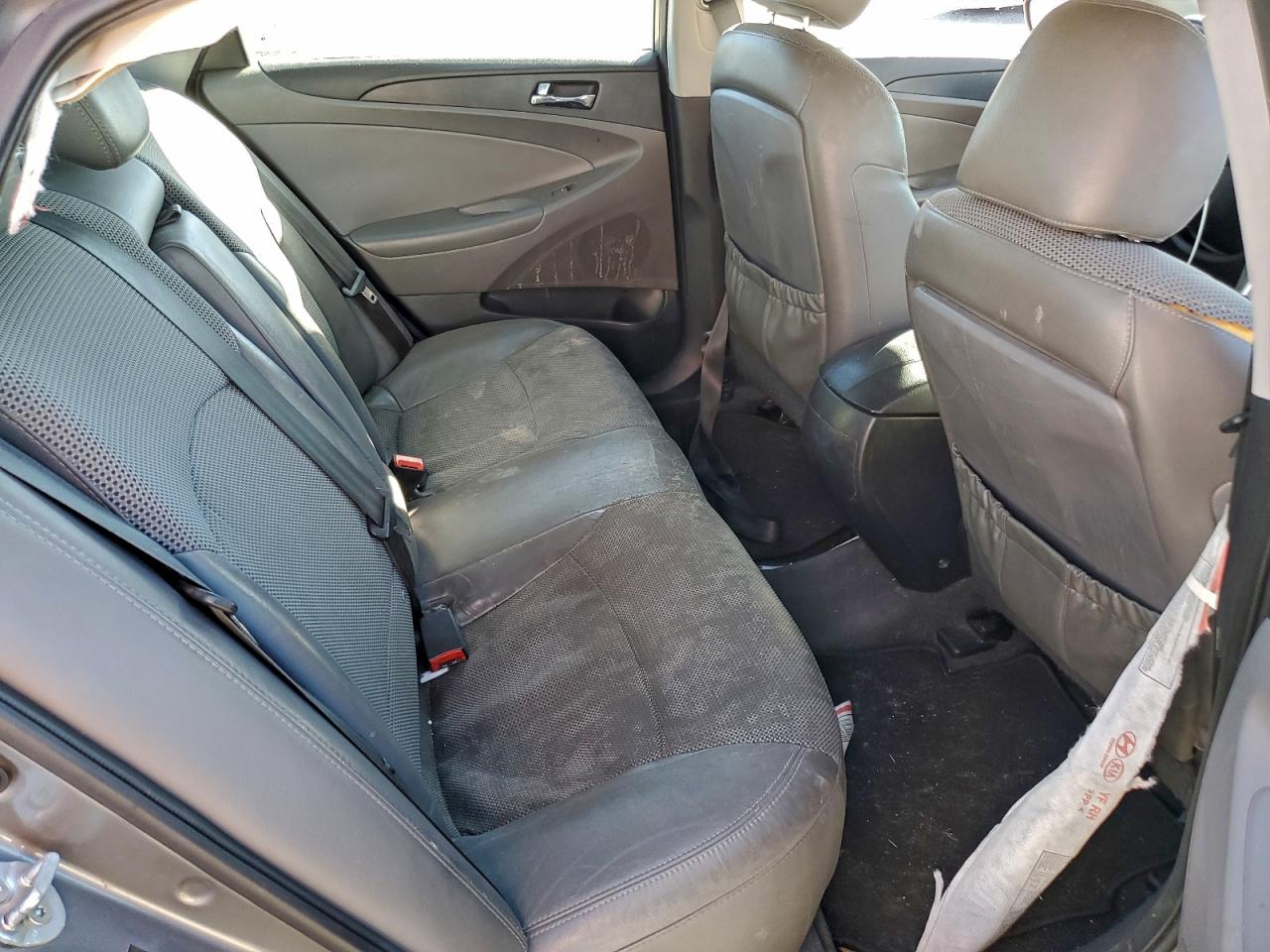 2013 HYUNDAI SONATA SE photo 19