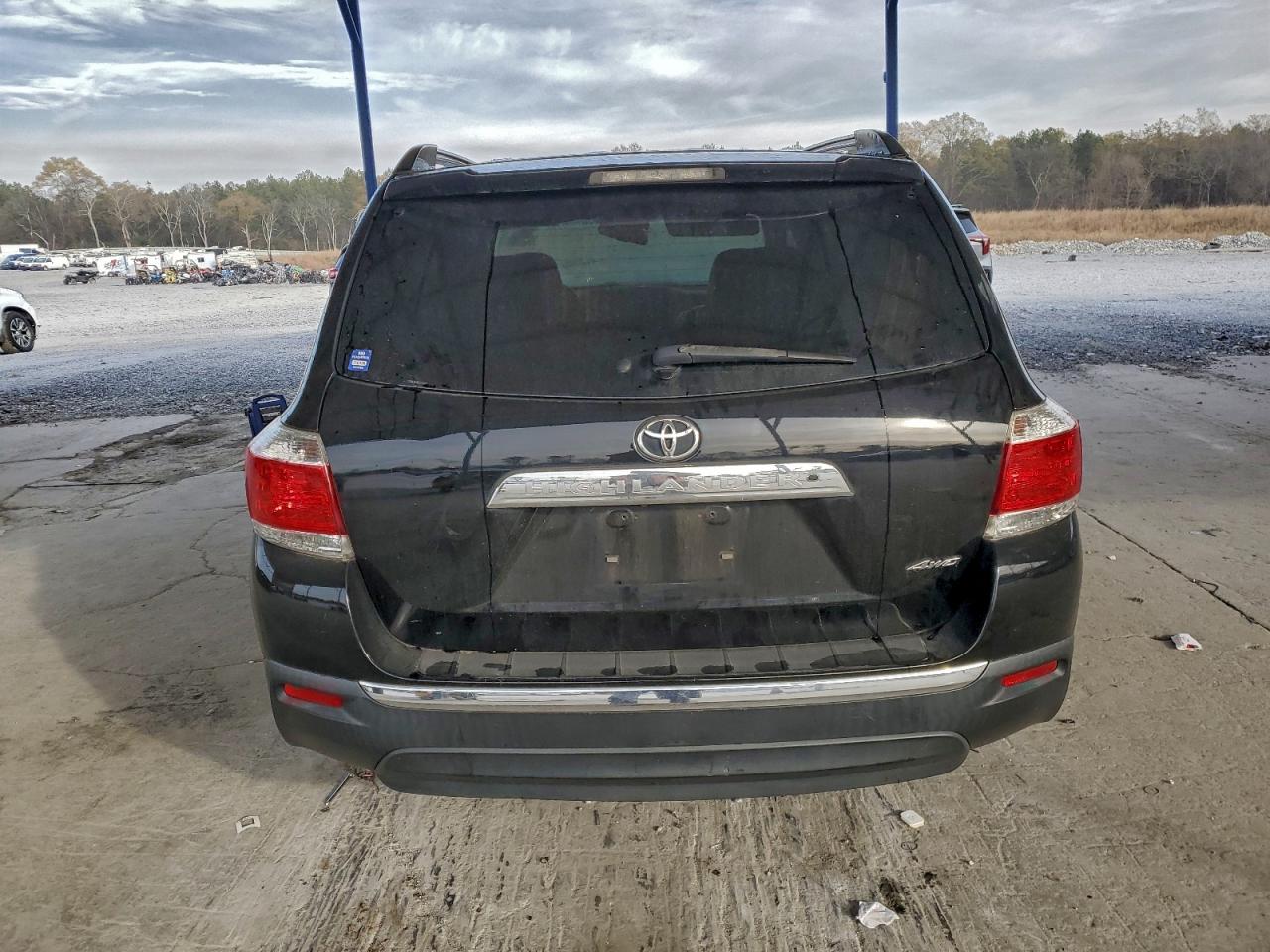 2013 TOYOTA HIGHLANDER BASE photo 6