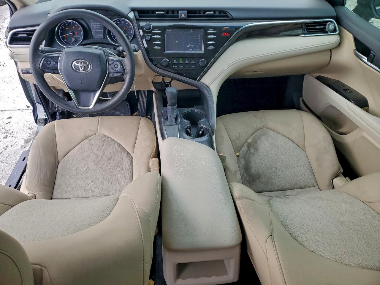 2018 TOYOTA CAMRY L photo 8